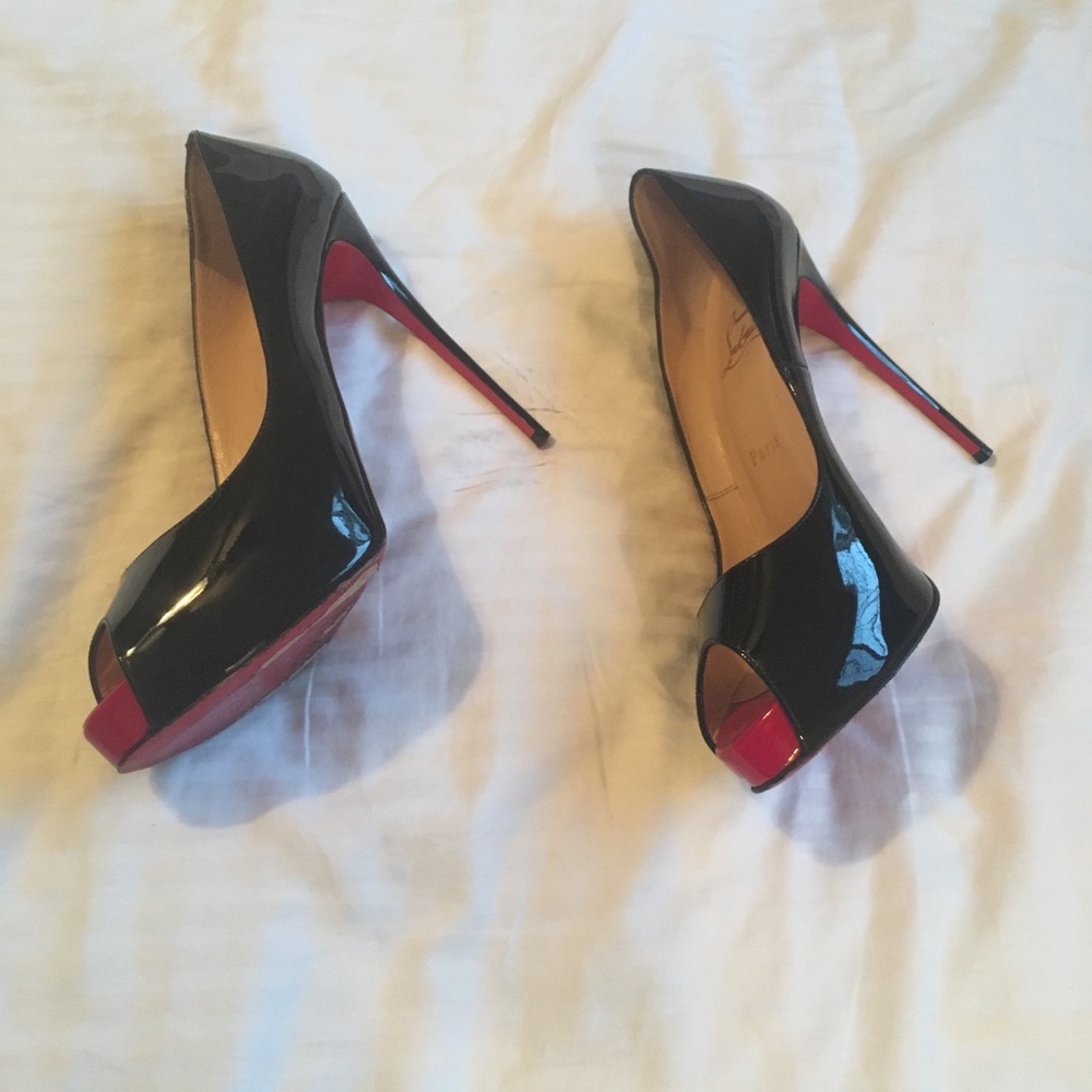 COPY - Christian Louboutin peep toe New Prive pumps!